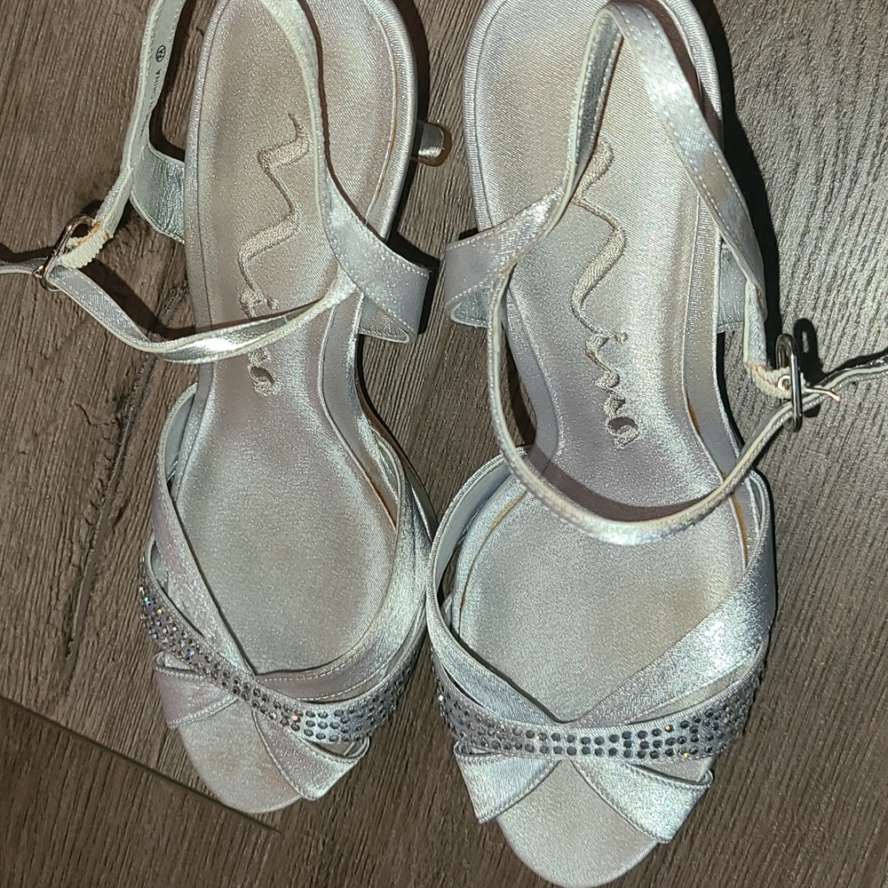 Silver Heels - image 2